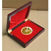 2013年3月南方醫(yī)院神經(jīng)外科論壇活動(dòng)黃金紀(jì)念幣盒子制作