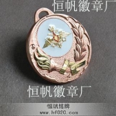 中外友好邦交紀(jì)念金牌,紀(jì)念獎?wù)?掛繩銀牌,授帶金牌
